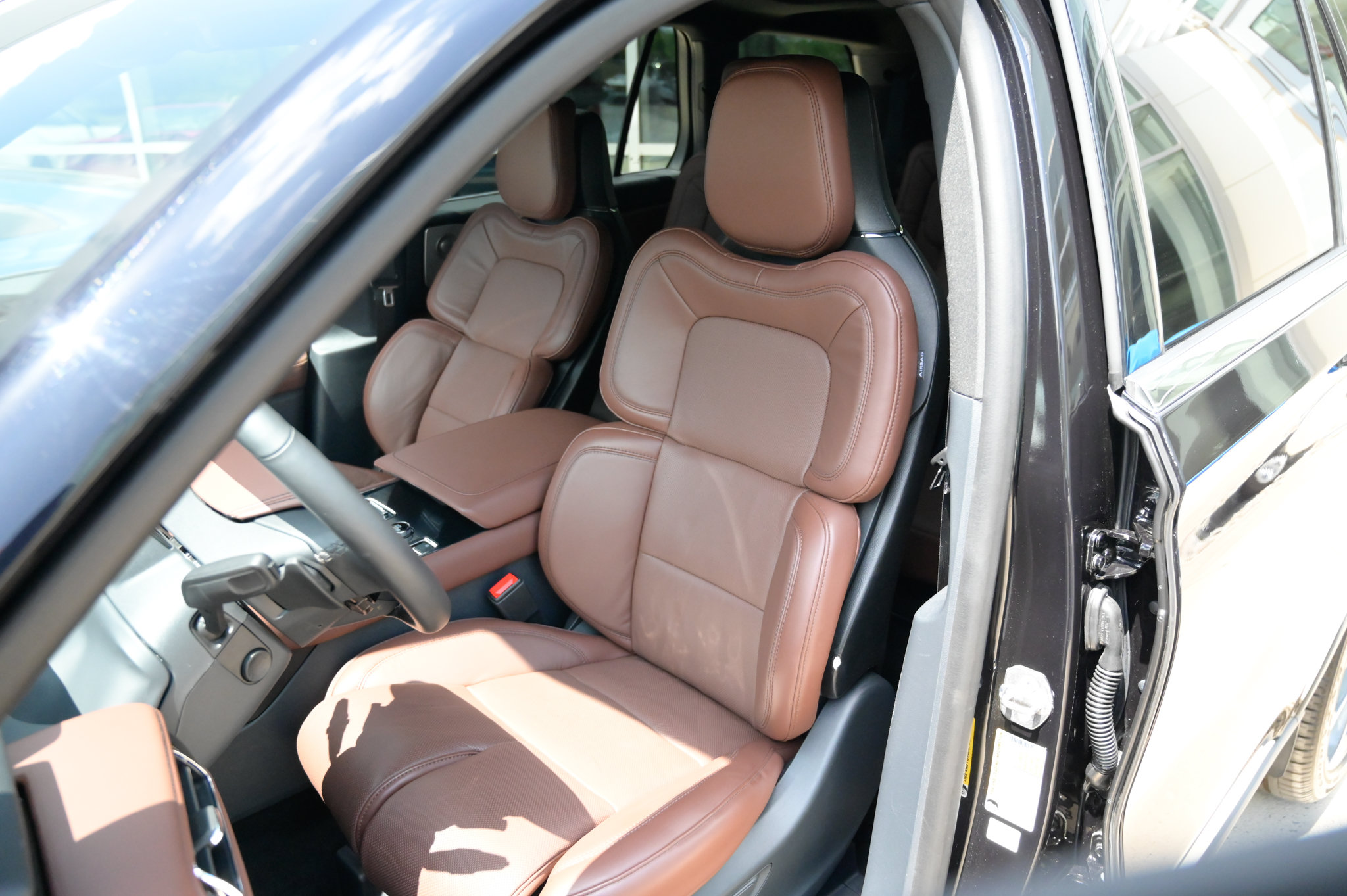 Used 2026 Lincoln Aviator Reserve AWD/4WD image 18