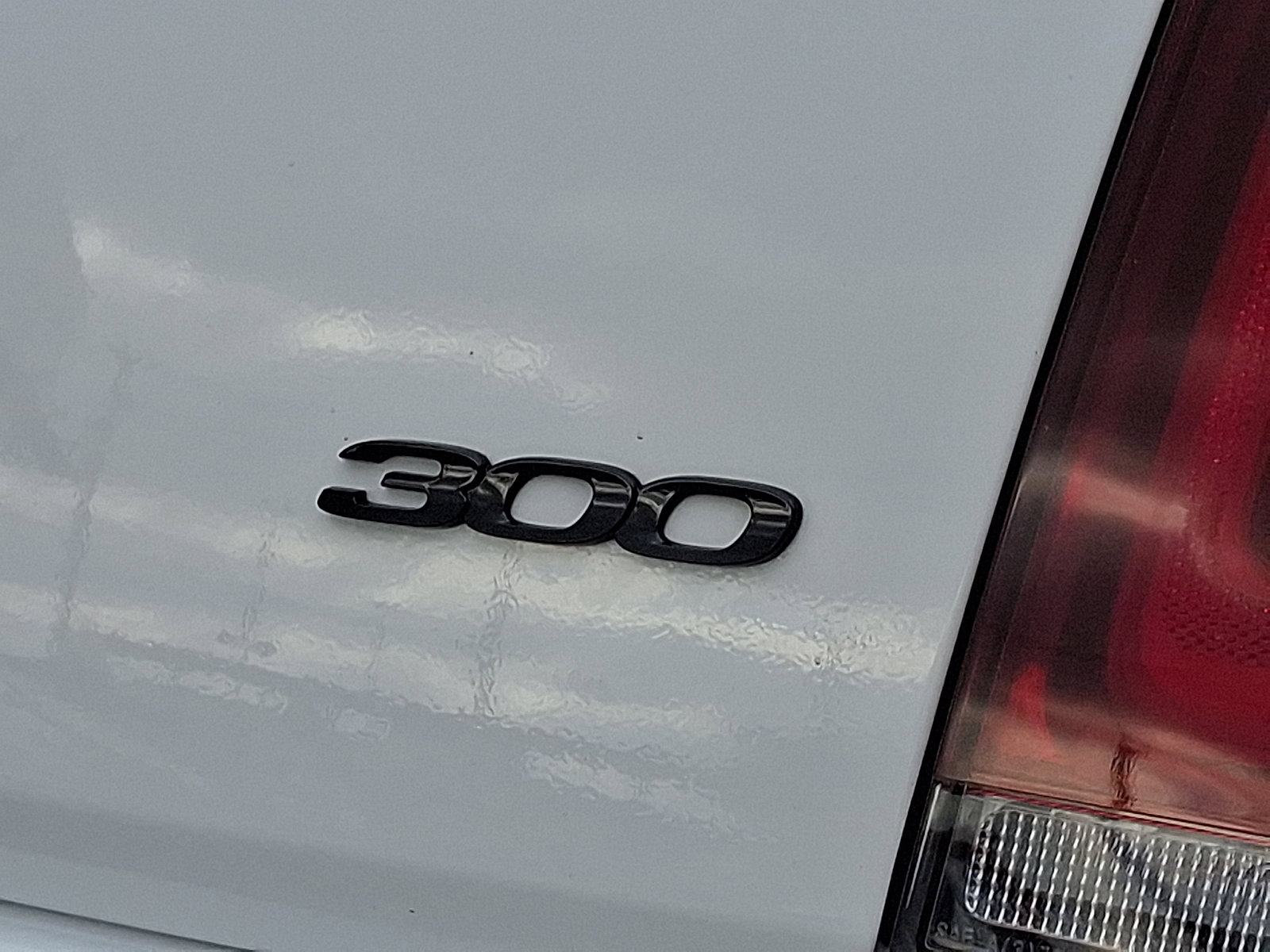 Used 2023 Chrysler 300 Touring w/ Sport Appearance Package image 33