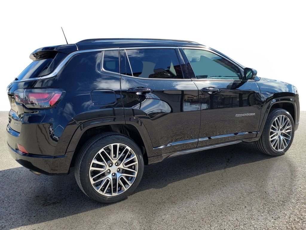 Used 2022 Jeep Compass Limited w/ Elite Group AWD/4WD image 4