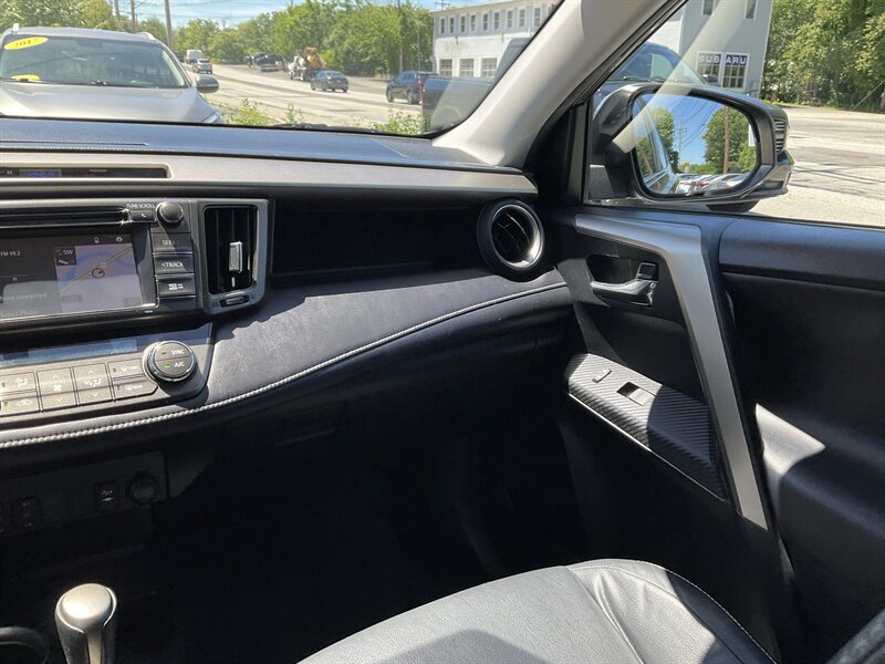 Used 2015 Toyota RAV4 Limited AWD/4WD image 15