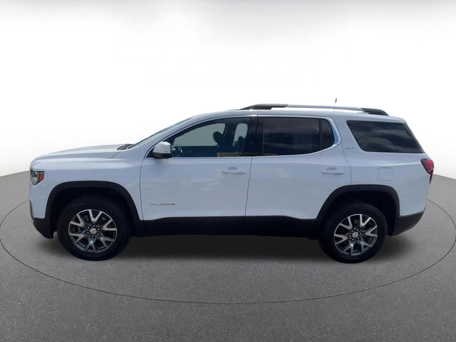 Used 2023 GMC Acadia SLT image 9
