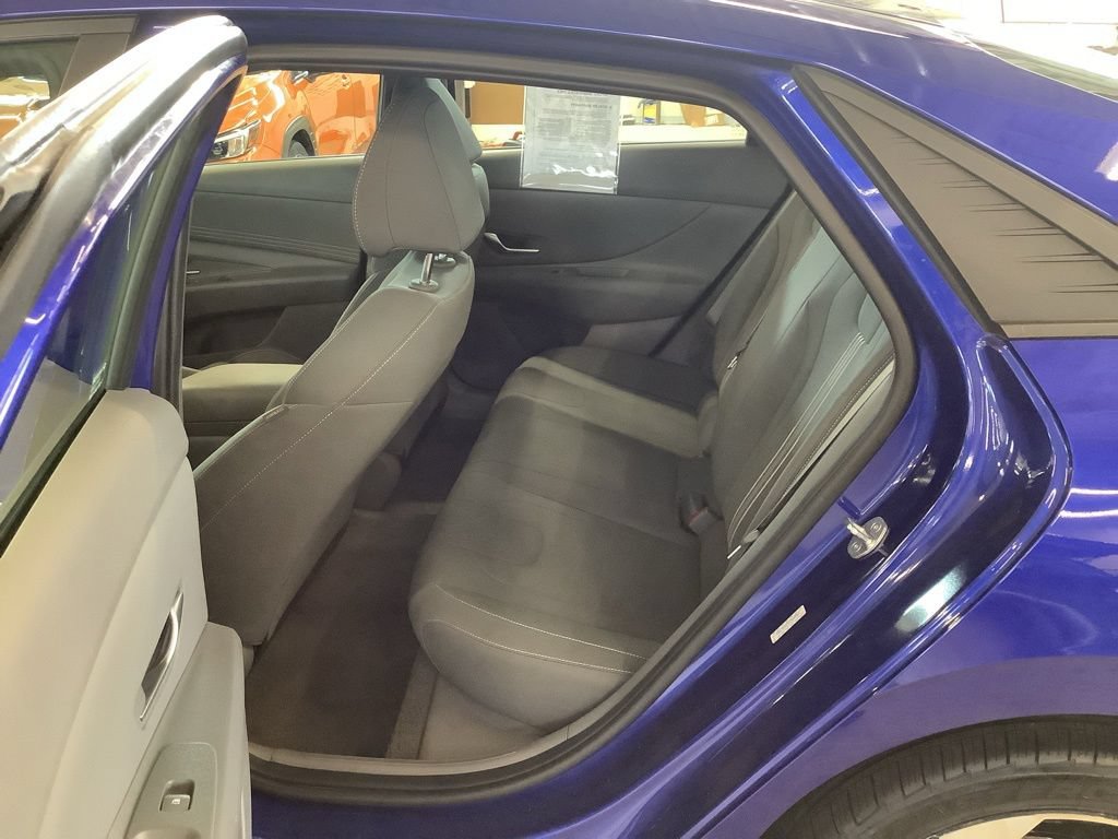 Certified 2023 Hyundai Elantra SEL w/ Convenience Package FWD image 18