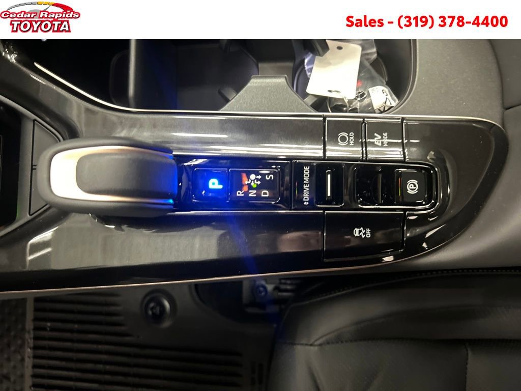 New 2025 Toyota Crown Signia image 23