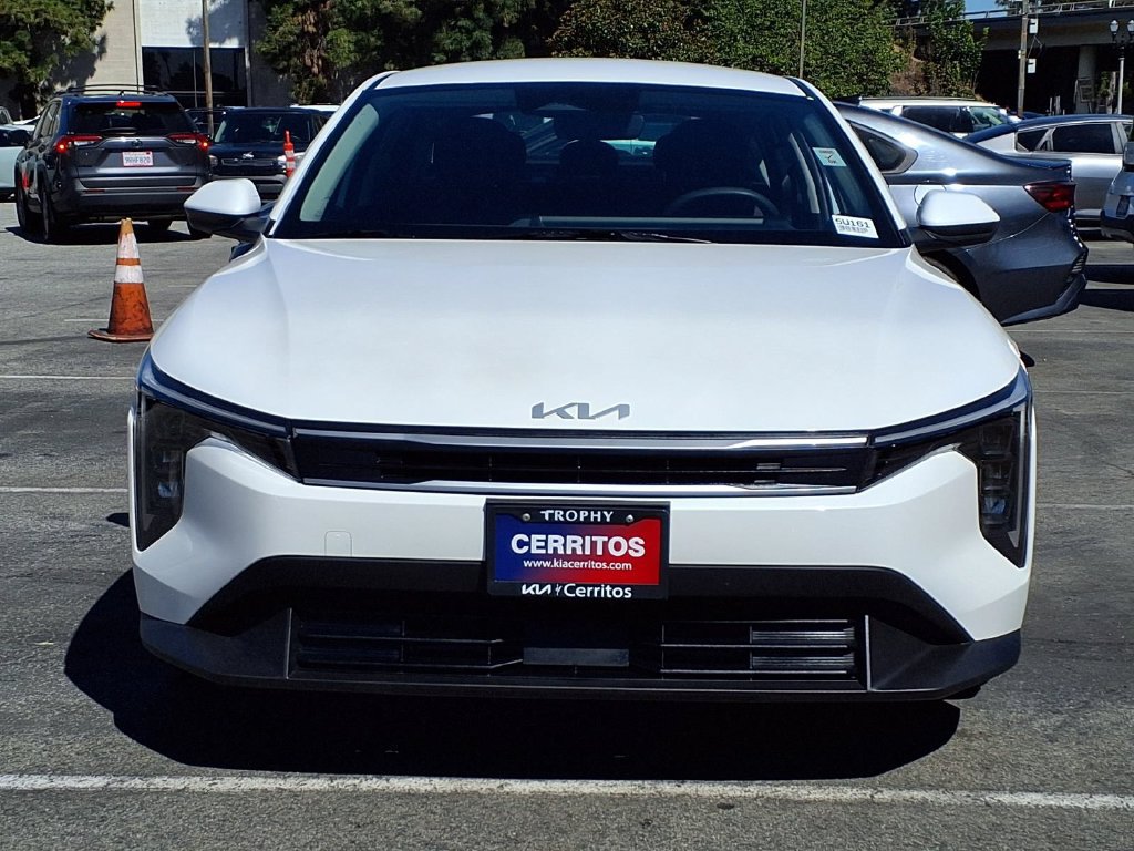 Certified 2025 Kia K4 FWD image 2