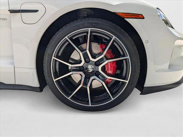 New 2025 Porsche Taycan 4S AWD/4WD image 30