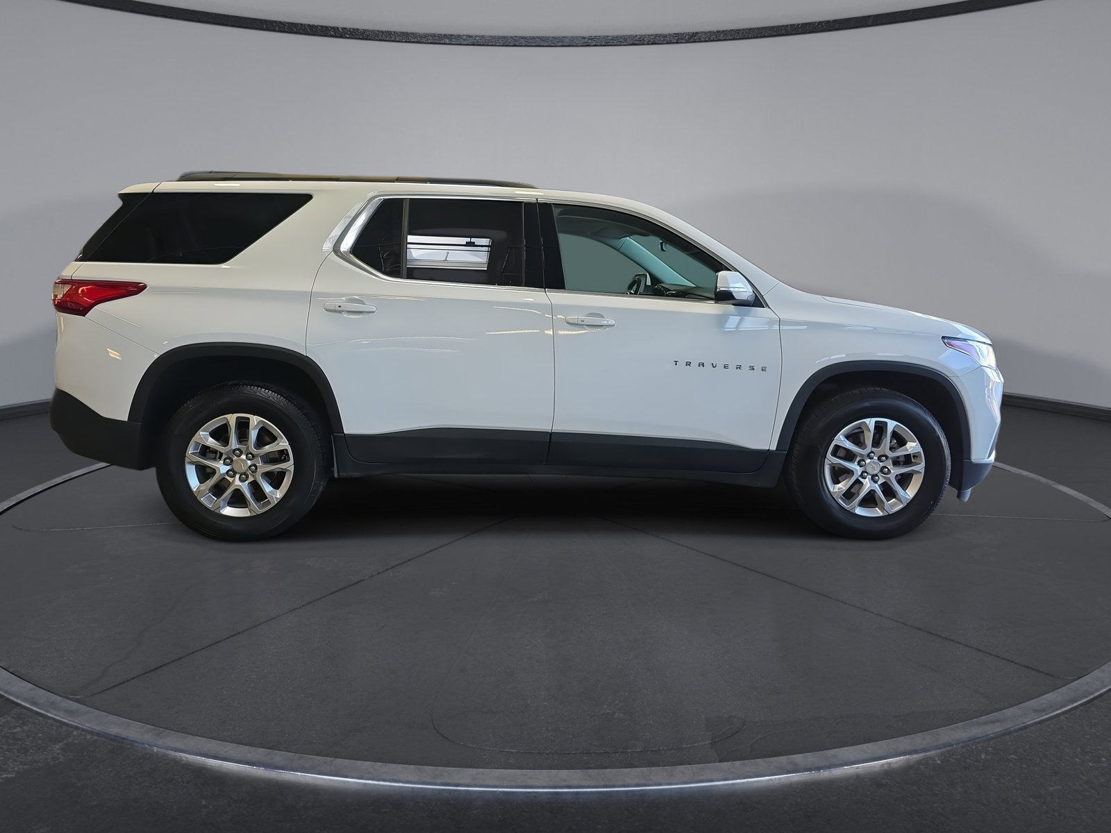 Used 2021 Chevrolet Traverse LT w/ LPO, Floor Liner Package AWD/4WD image 14