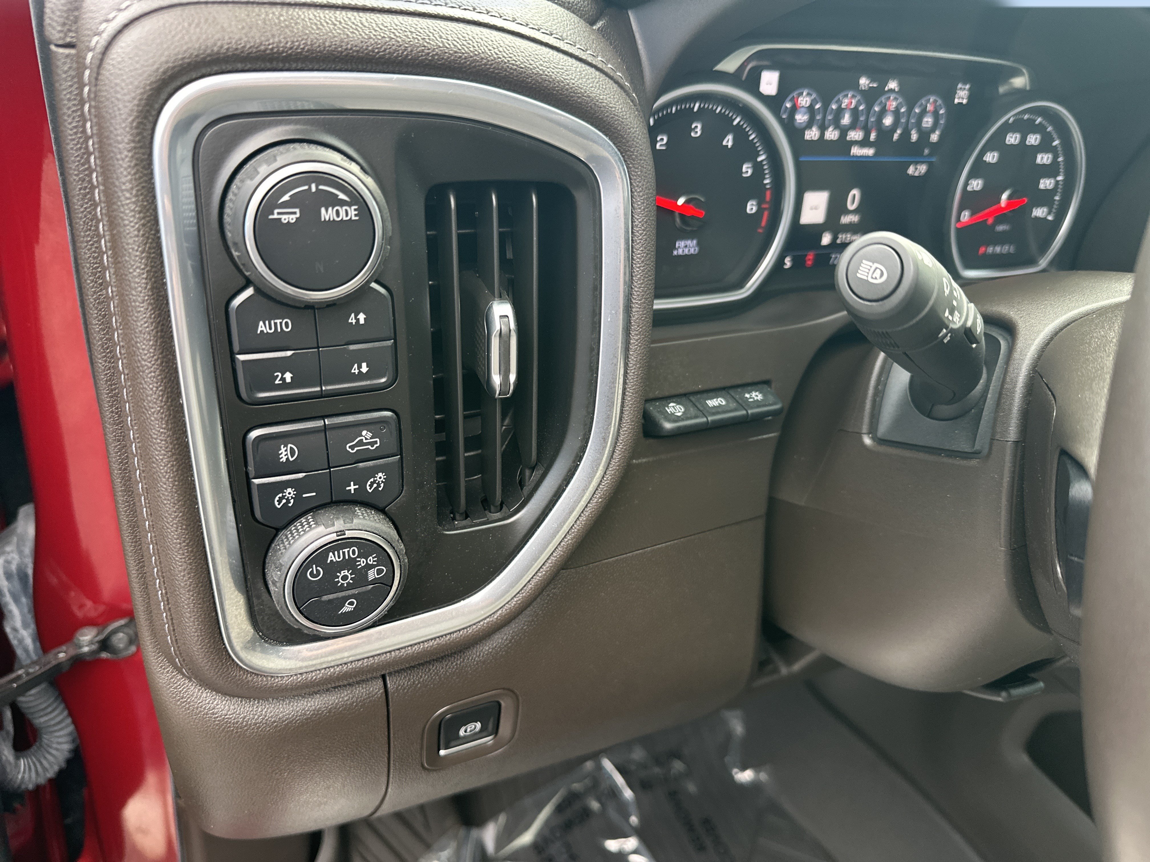 Certified 2021 Chevrolet Silverado 1500 LTZ w/ LTZ Premium Package AWD/4WD image 15