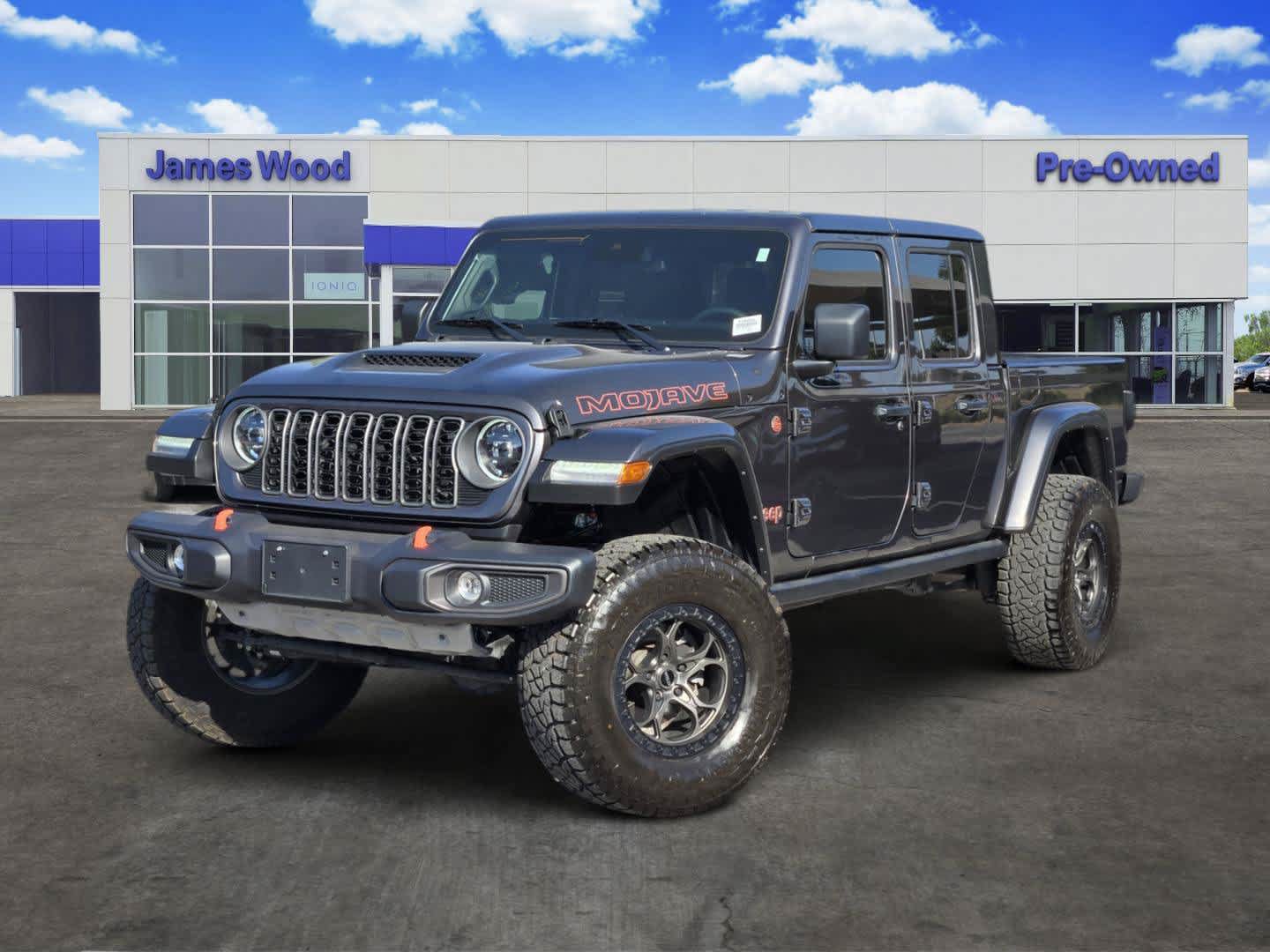 Used 2025 Jeep Gladiator Mojave w/ Convenience Group AWD/4WD image 1