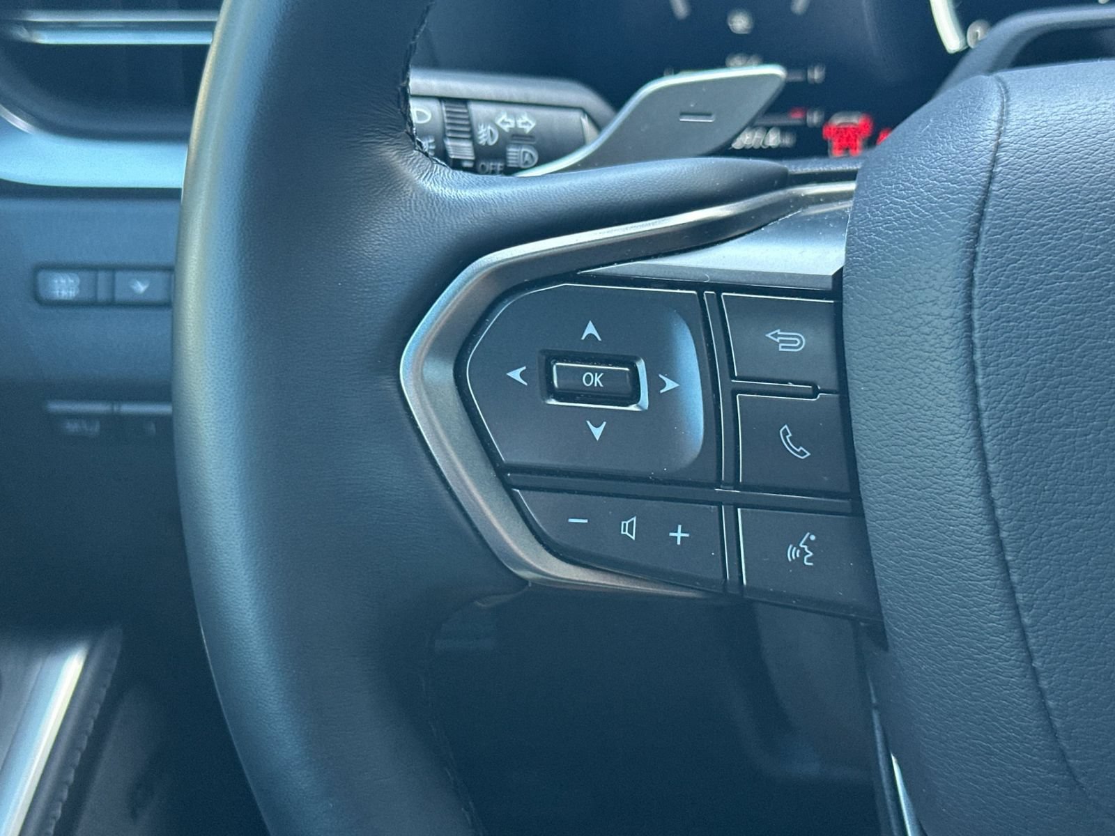 Used 2025 Lexus GX 550 w/ Accessory Package (31) AWD/4WD image 26