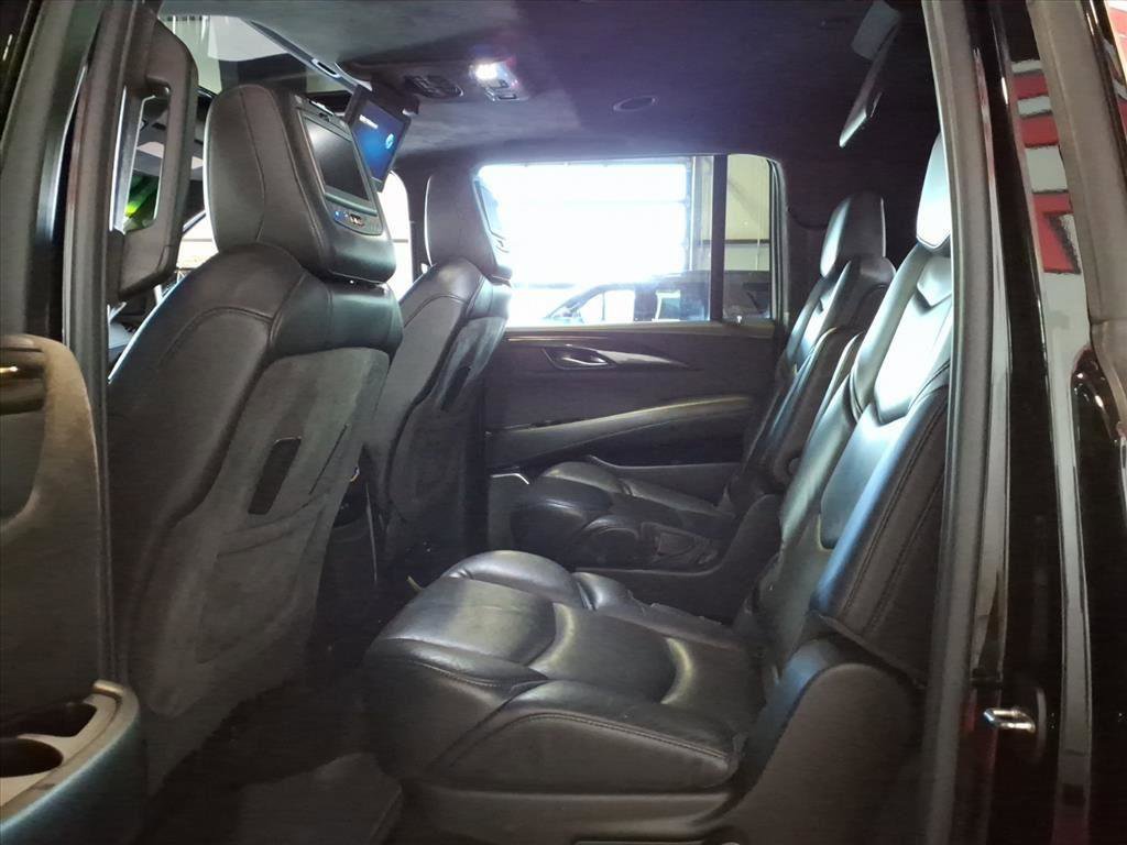 Used 2018 Cadillac Escalade ESV Platinum image 17