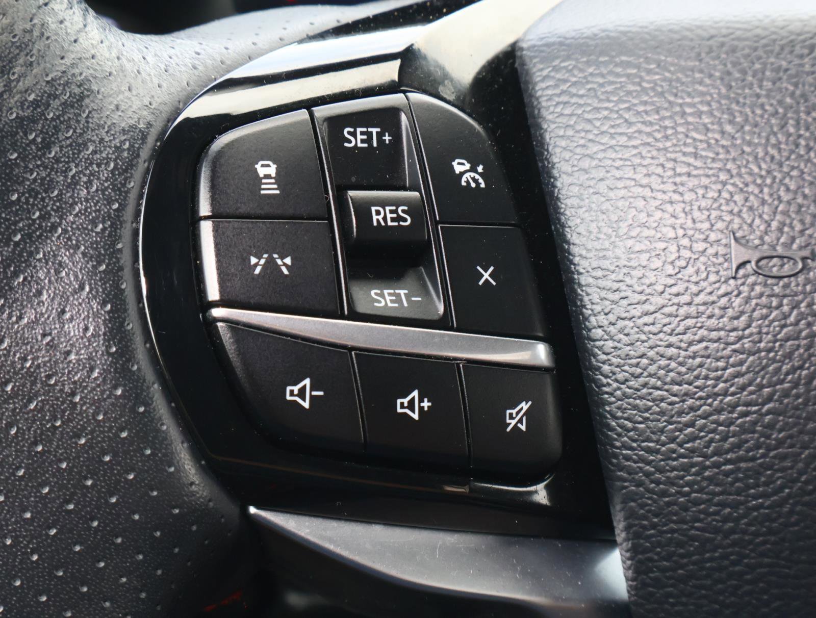 Used 2025 Ford Explorer ST-Line image 25