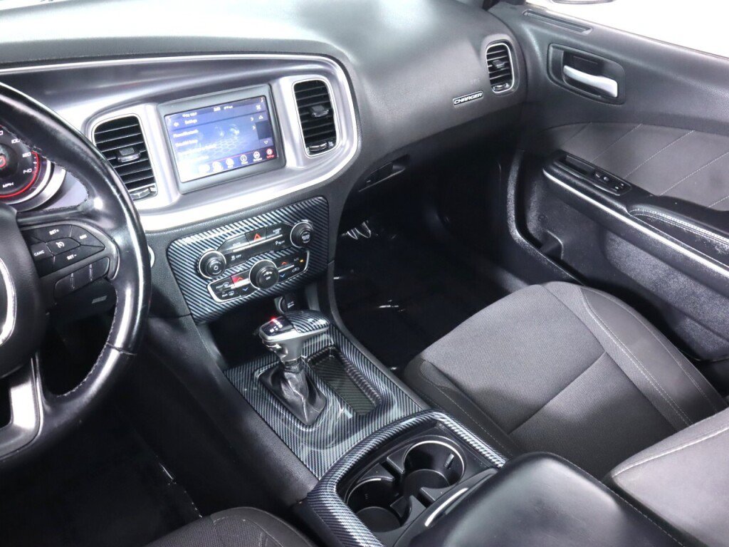 Used 2019 Dodge Charger SXT RWD image 28