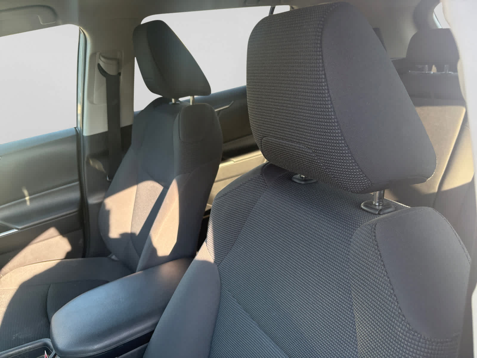Used 2020 Toyota RAV4 LE AWD/4WD image 8