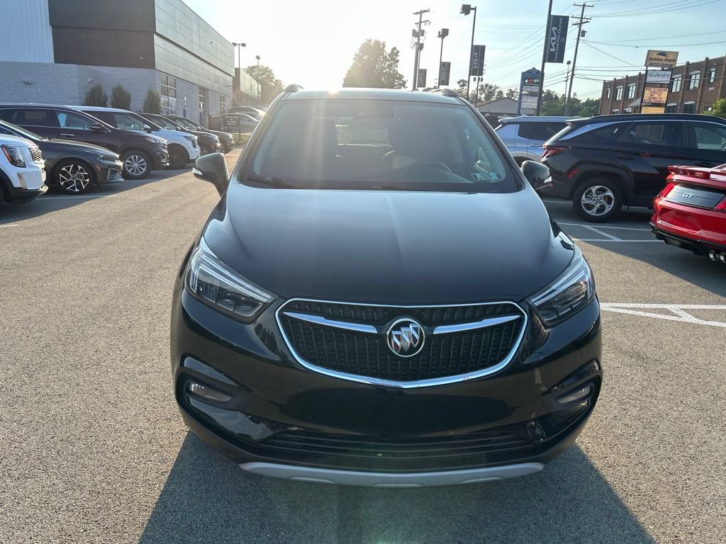 Used 2019 Buick Encore Essence w/ Safety Package II AWD/4WD image 2