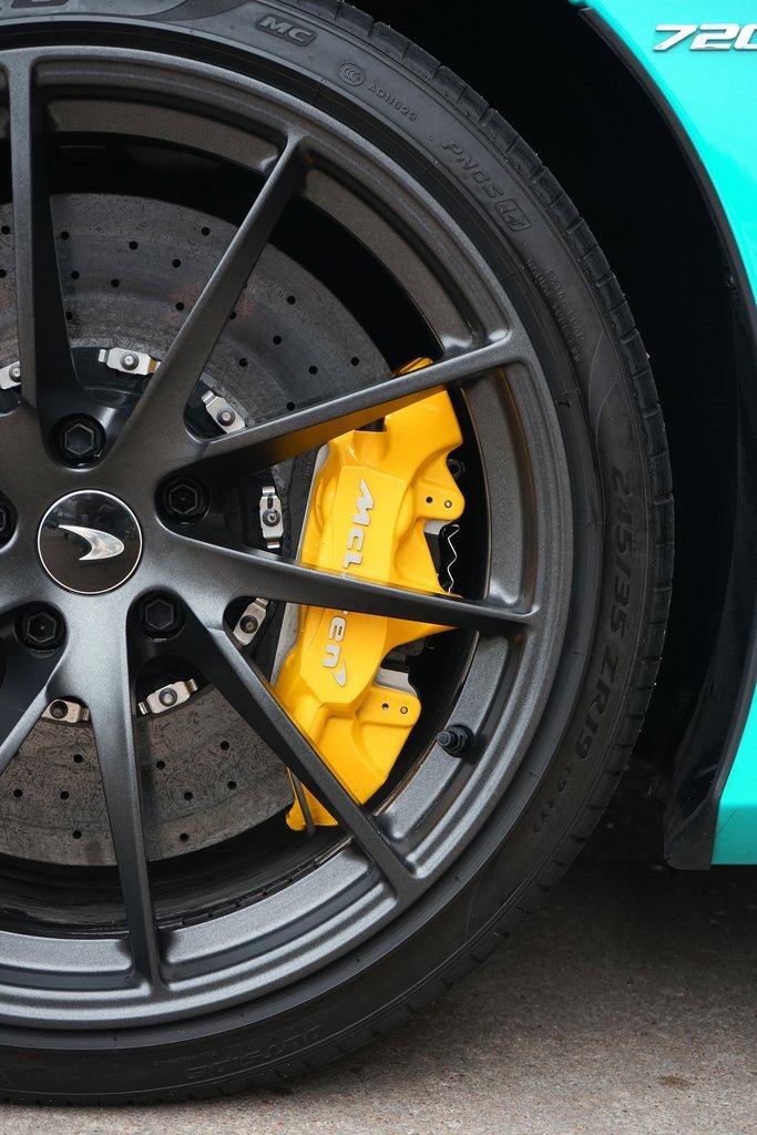 Used 2022 McLaren 720S Spider image 36