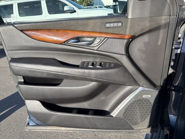 Used 2019 Cadillac Escalade Premium Luxury image 10