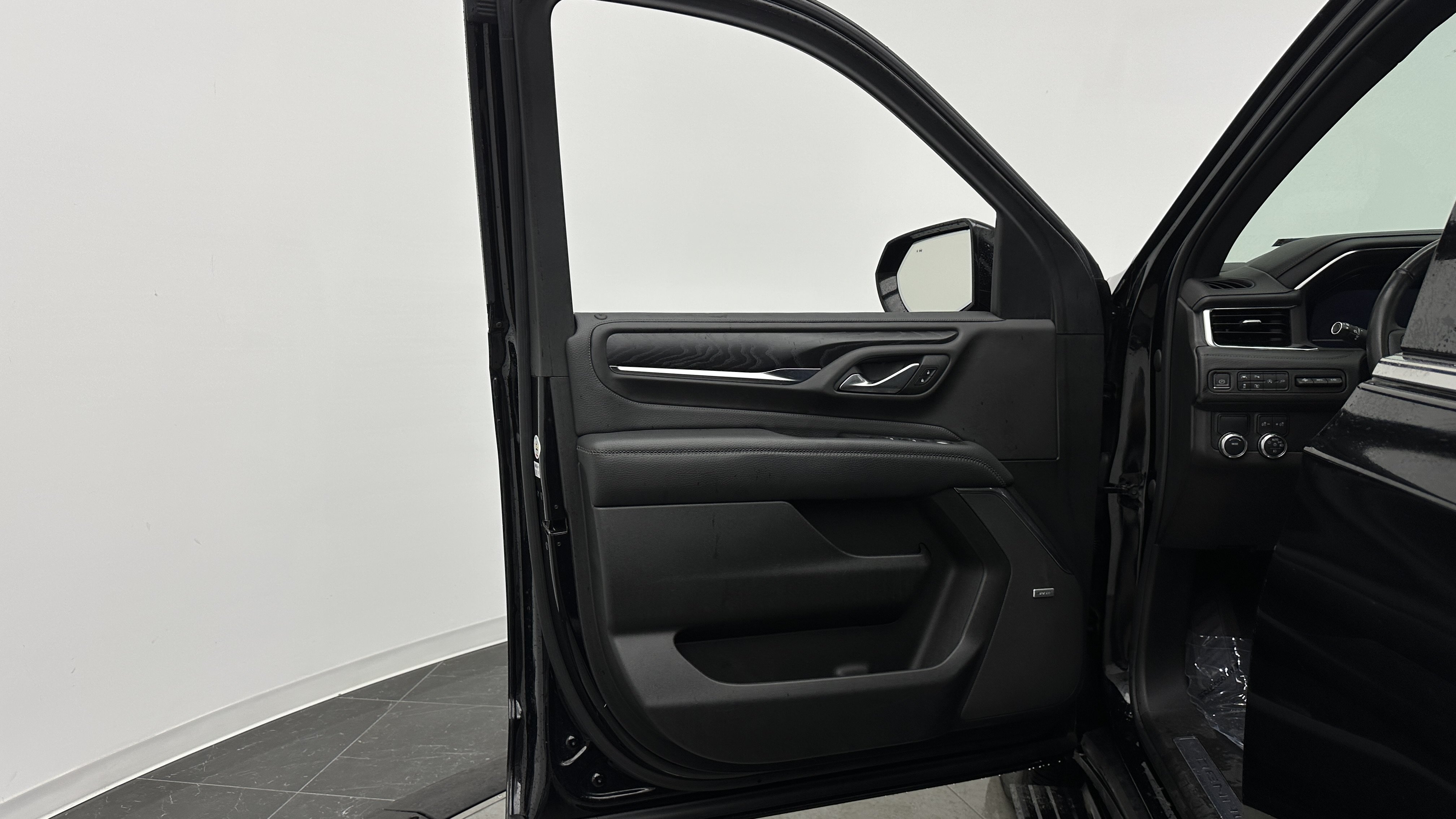 Used 2022 GMC Yukon Denali RWD image 11