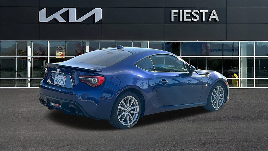 Used 2017 Toyota 86 image 4