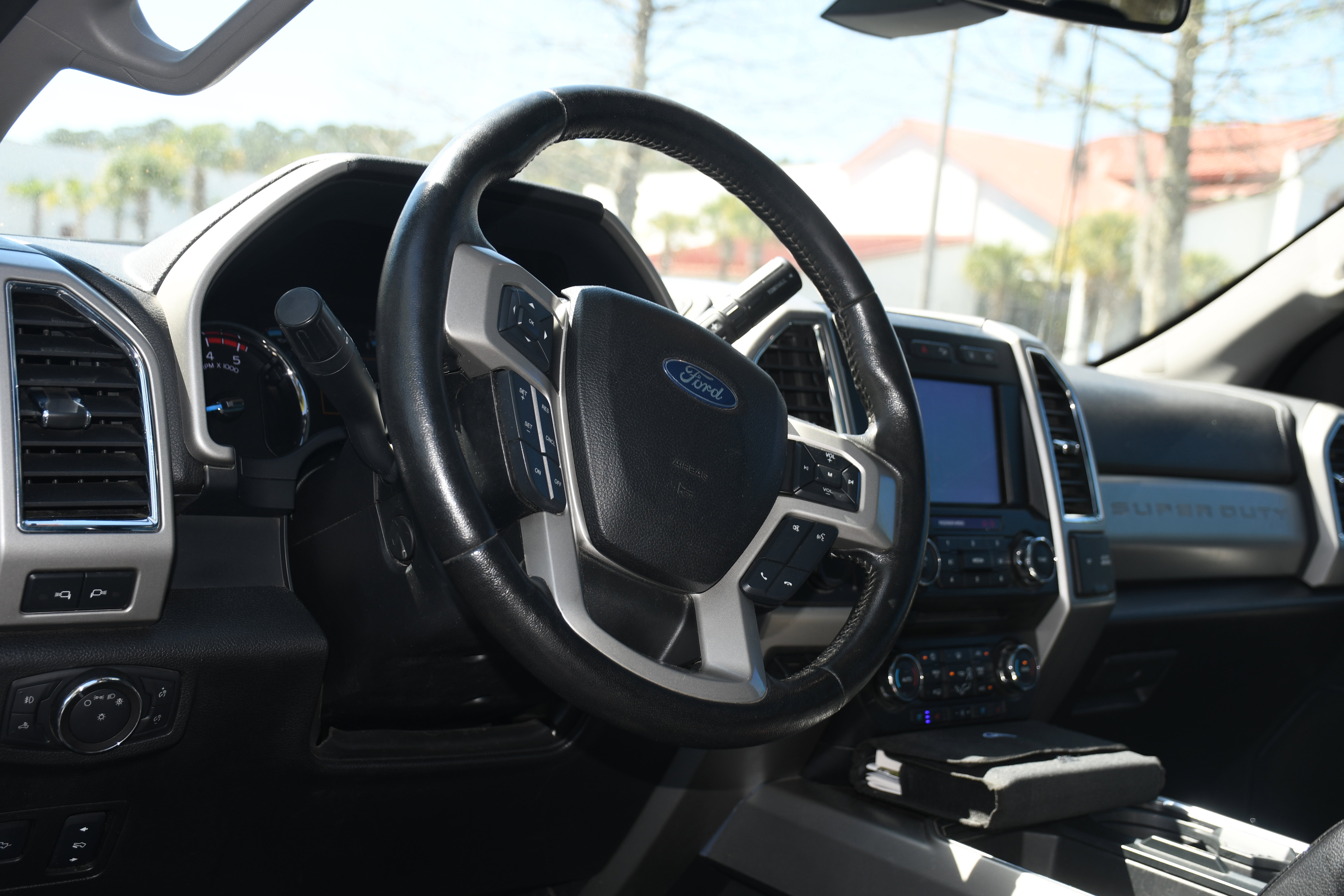 Used 2018 Ford F350 Lariat w/ Lariat Ultimate Package AWD/4WD image 9