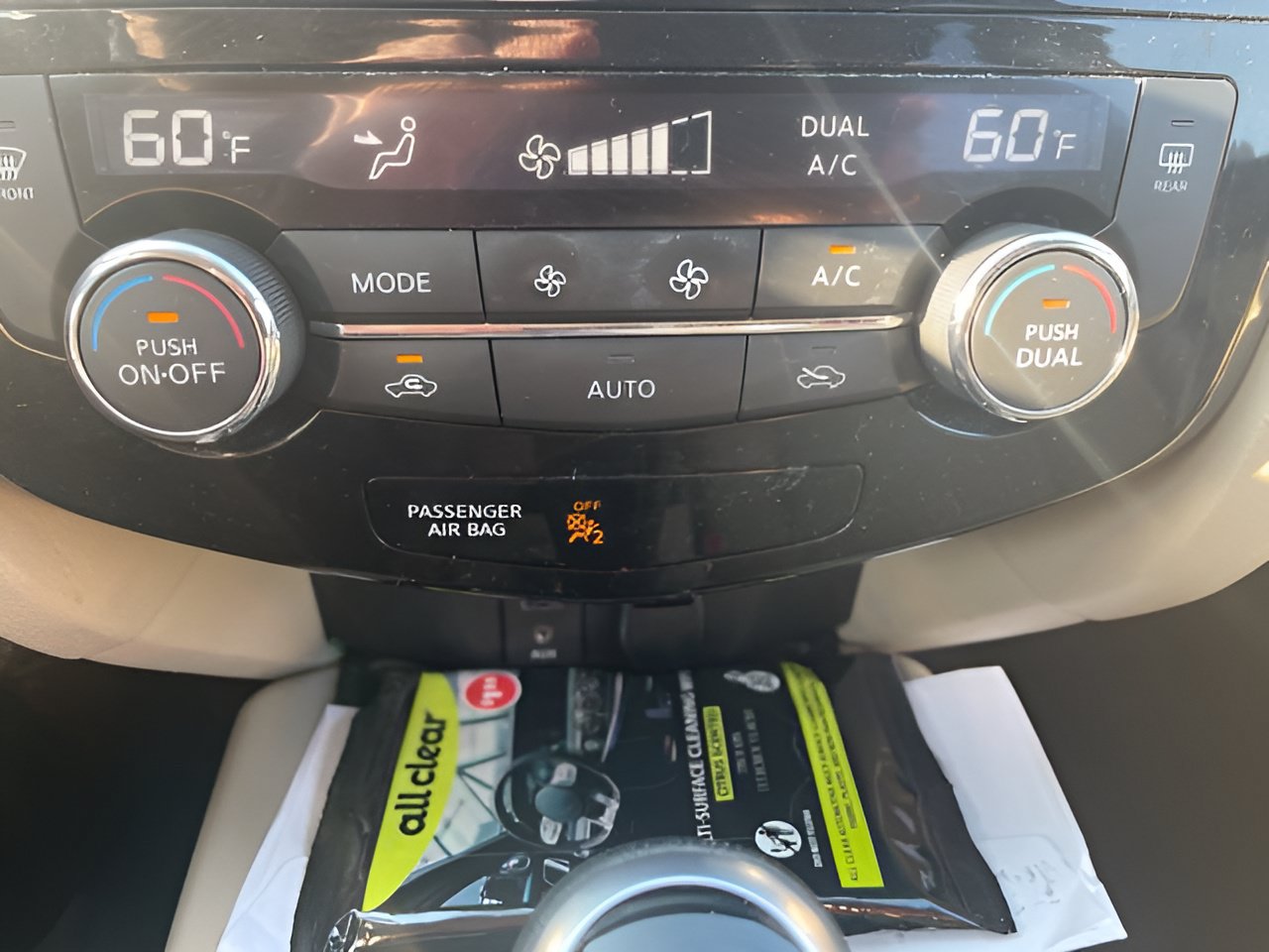 Used 2017 Nissan Rogue SV AWD/4WD image 19
