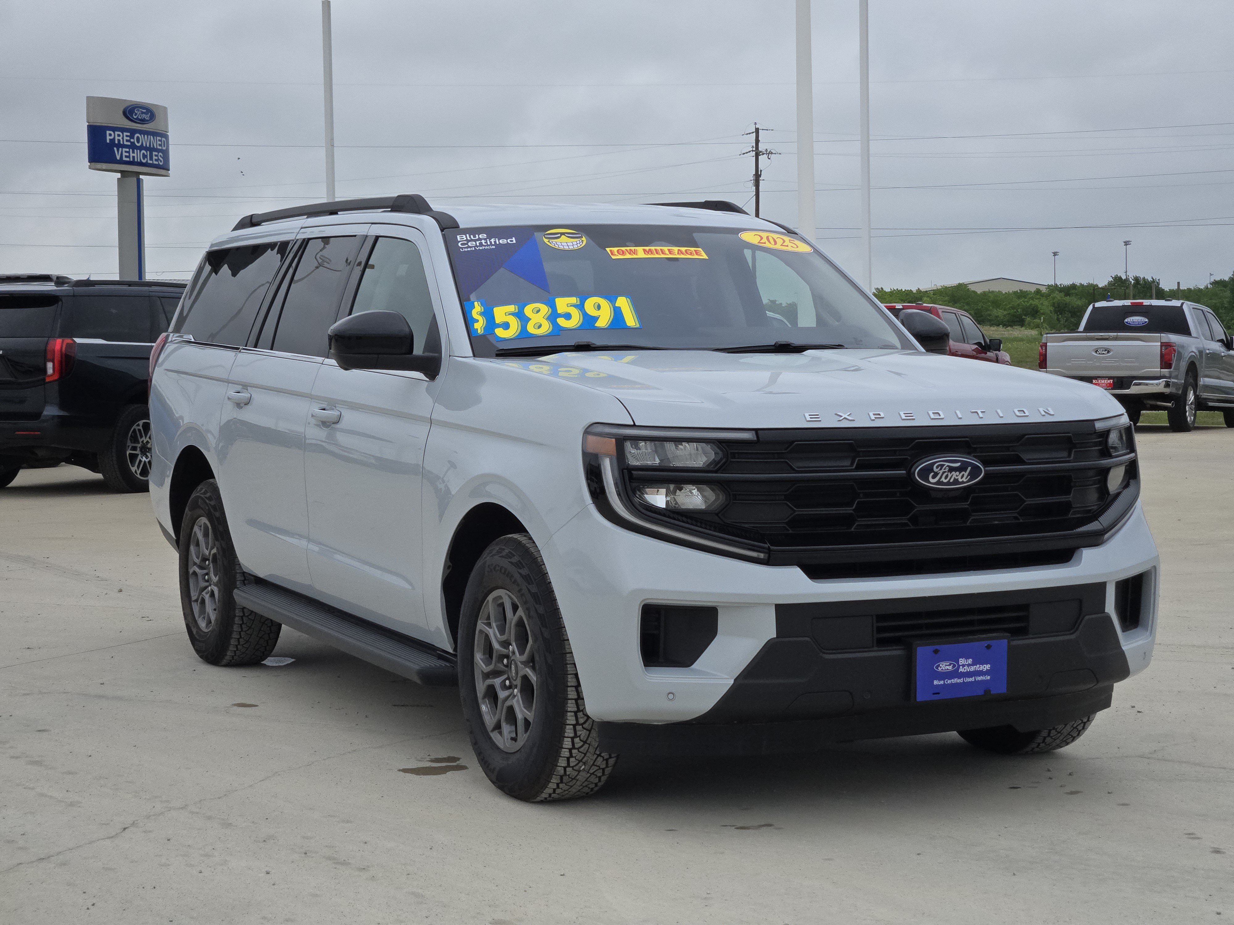 Certified 2025 Ford Expedition Max Active RWD image 3