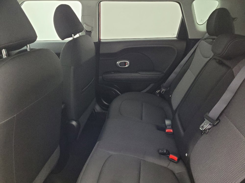Used 2019 Kia Soul + image 18