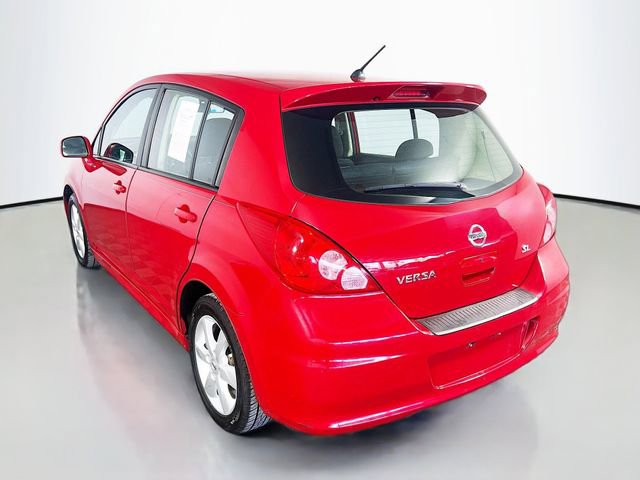 Used 2010 Nissan Versa Hatchback w/ Premium Pkg FWD image 6