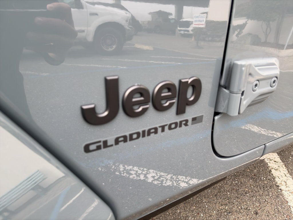 New 2026 Jeep Gladiator Sport AWD/4WD image 3