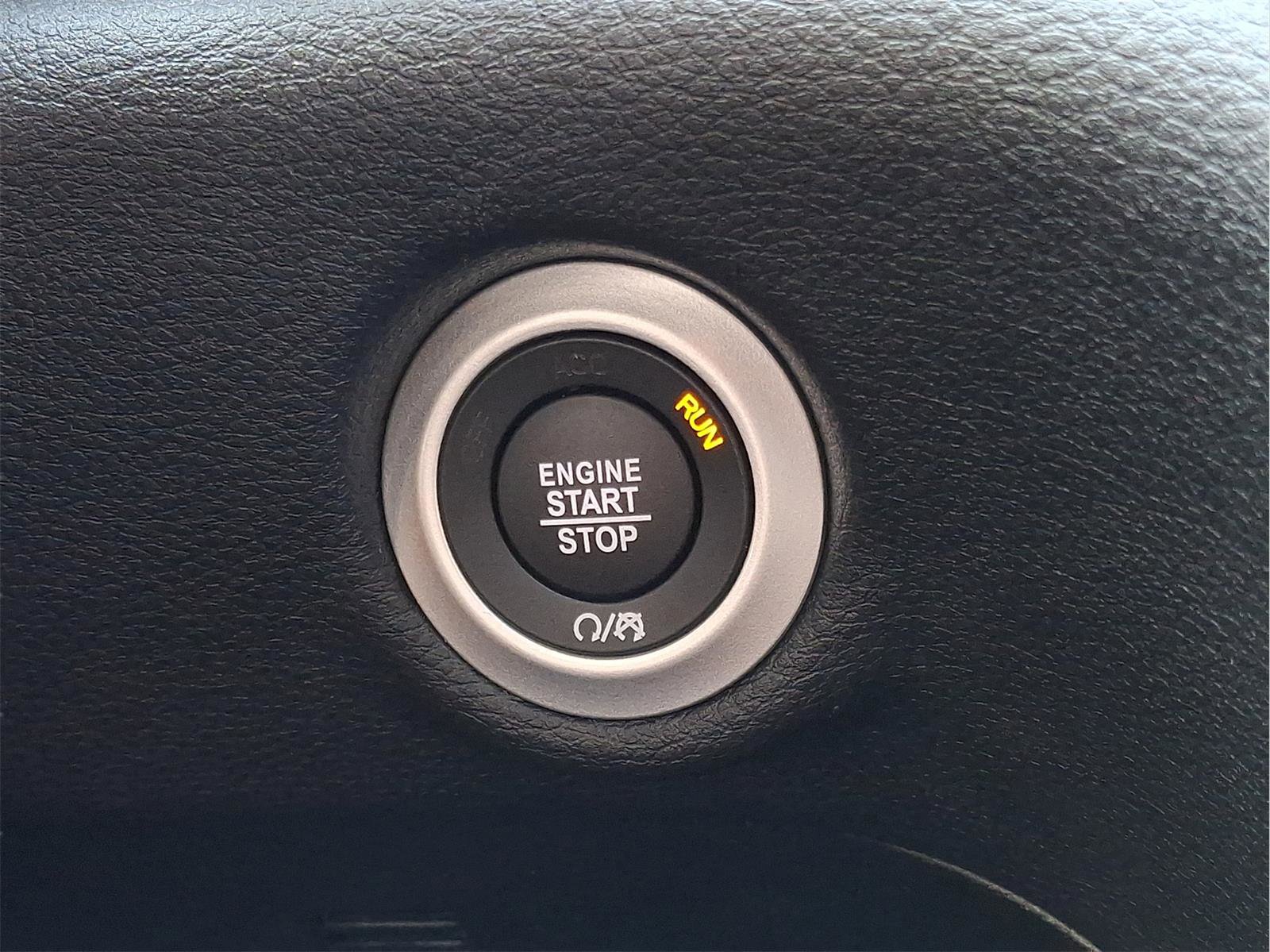 Used 2026 Chrysler Pacifica Pinnacle w/ Trailer Tow Group FWD image 49