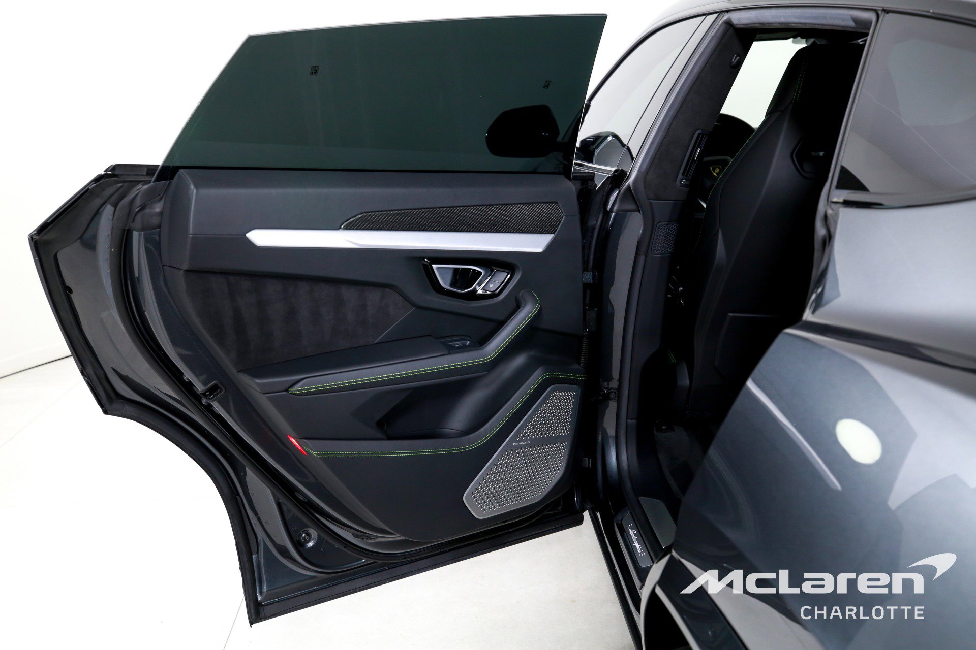 Used 2020 Lamborghini Urus image 17