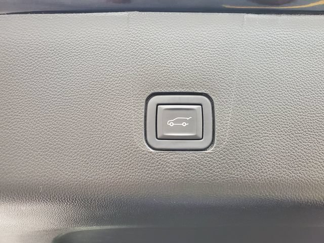 Certified 2023 Chevrolet Traverse LT FWD image 11