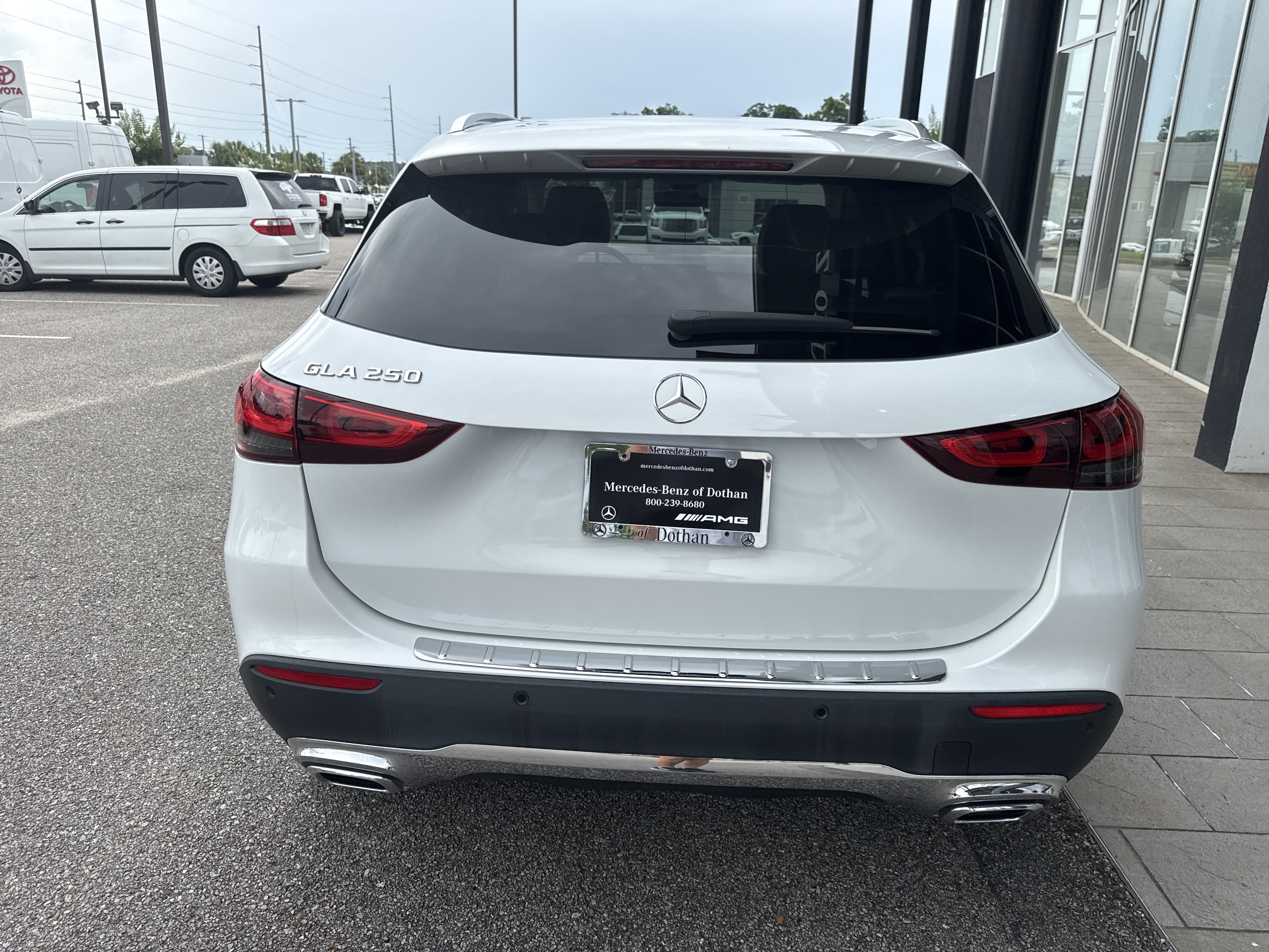 Certified 2023 Mercedes-Benz GLA 250 w/ Premium Package image 3