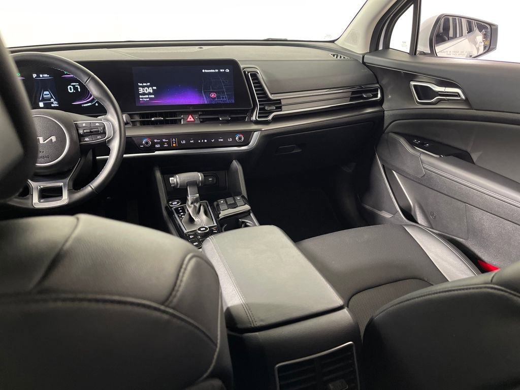Used 2025 Kia Sportage EX image 17