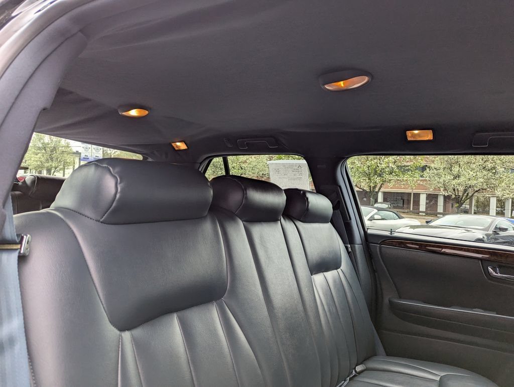 Used 2007 Cadillac DTS FWD image 38