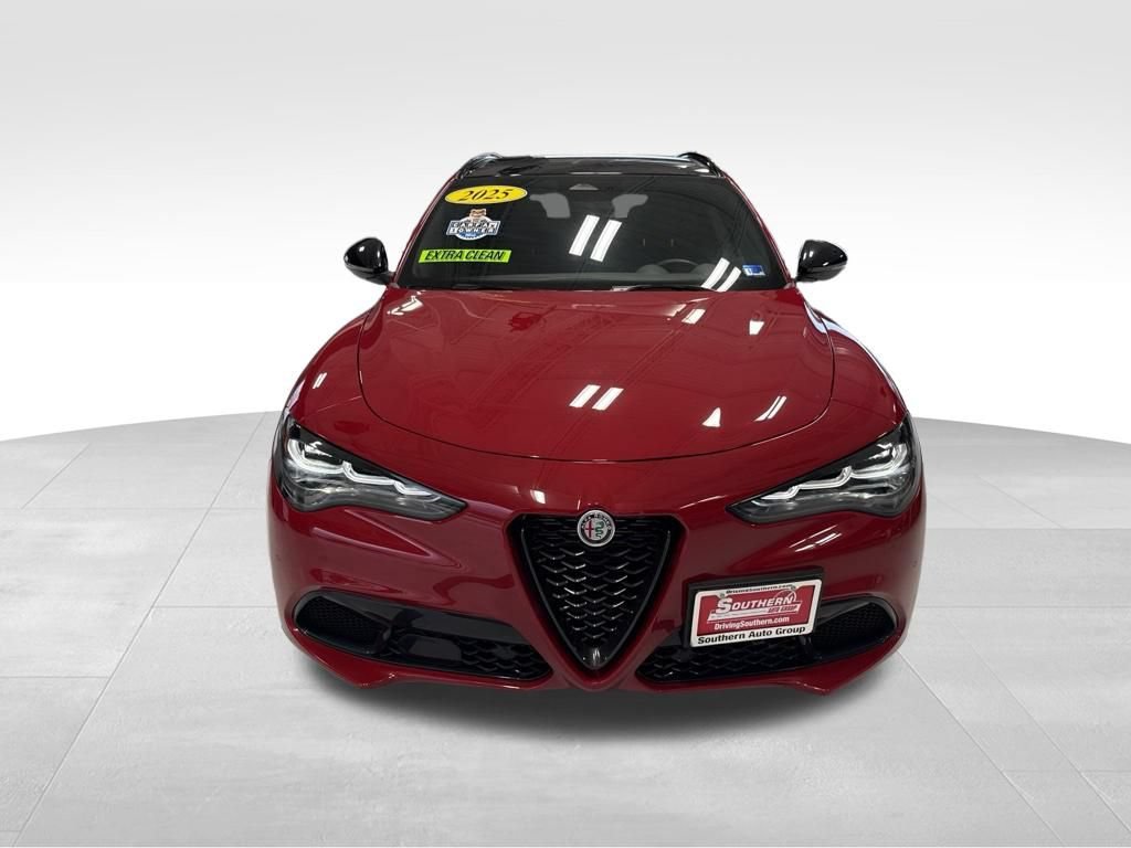 Used 2025 Alfa Romeo Stelvio Sprint w/ Convenience Package AWD/4WD image 13