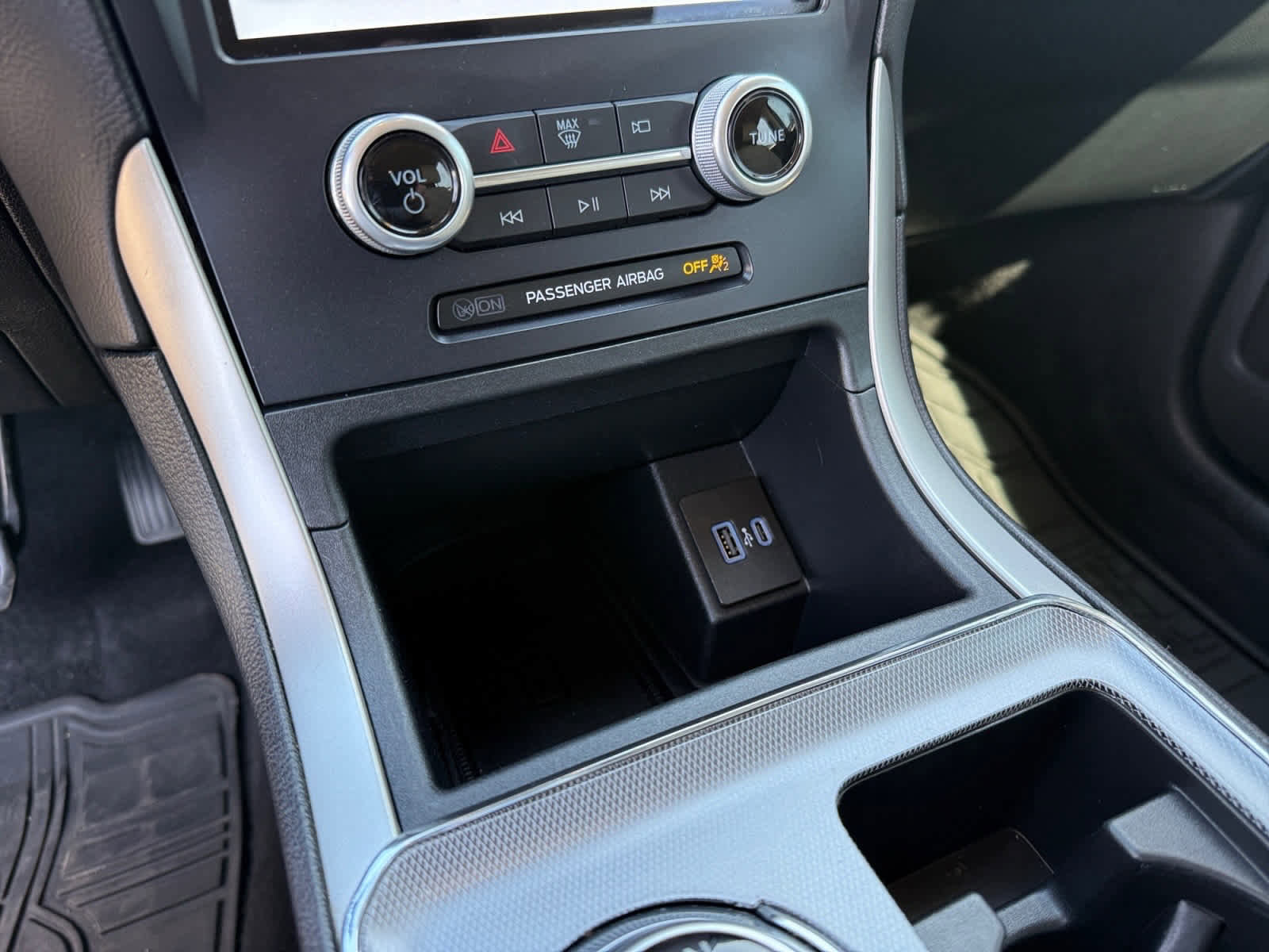 Used 2021 Ford Edge SEL w/ Convenience Package image 20