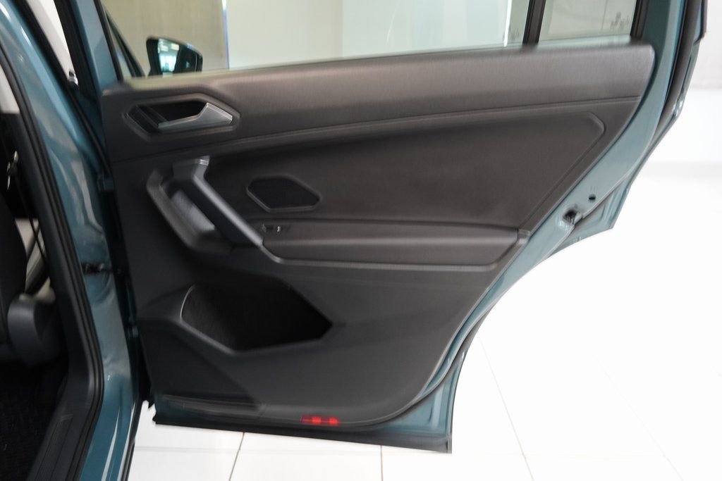 Used 2019 Volkswagen Tiguan S image 28