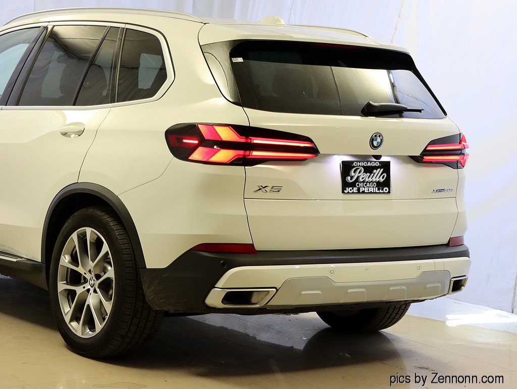Used 2026 BMW X5 xDrive50e w/ Climate Comfort Package AWD/4WD image 8