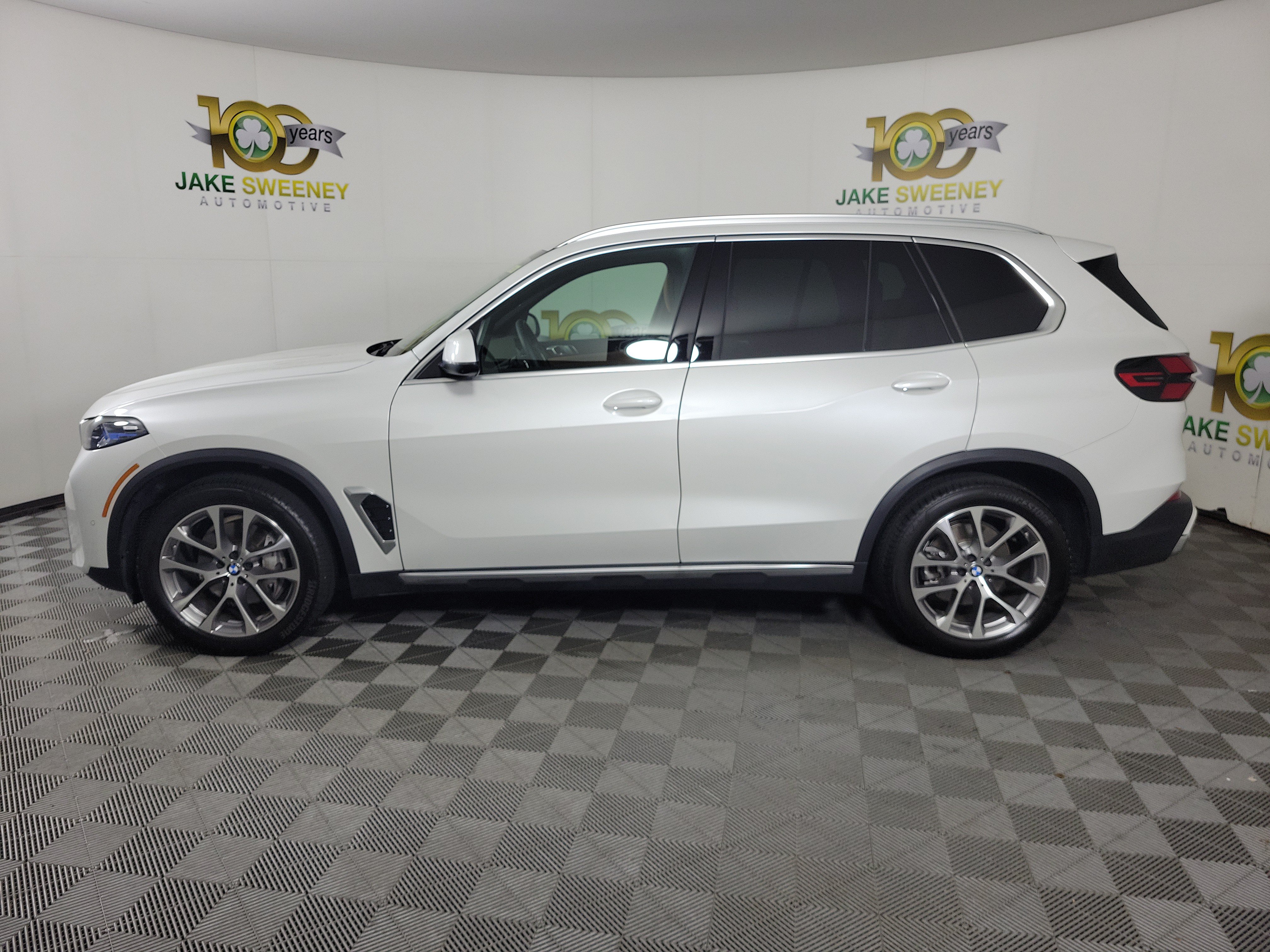 Certified 2026 BMW X5 xDrive40i AWD/4WD image 4