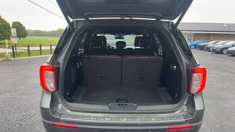 Used 2020 Ford Explorer Platinum w/ Premium Technology Package AWD/4WD image 11