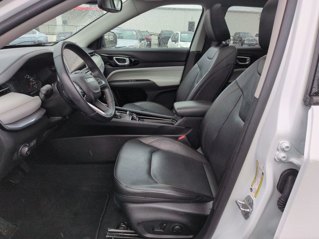 Used 2022 Jeep Compass Limited w/ Sun and Sound Group AWD/4WD image 9