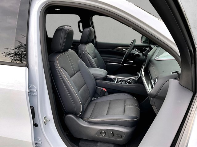 Used 2026 Chevrolet Traverse High Country FWD image 9
