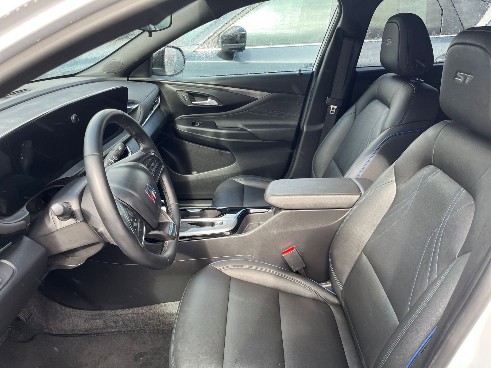 Used 2025 Buick Envista Sport Touring image 28