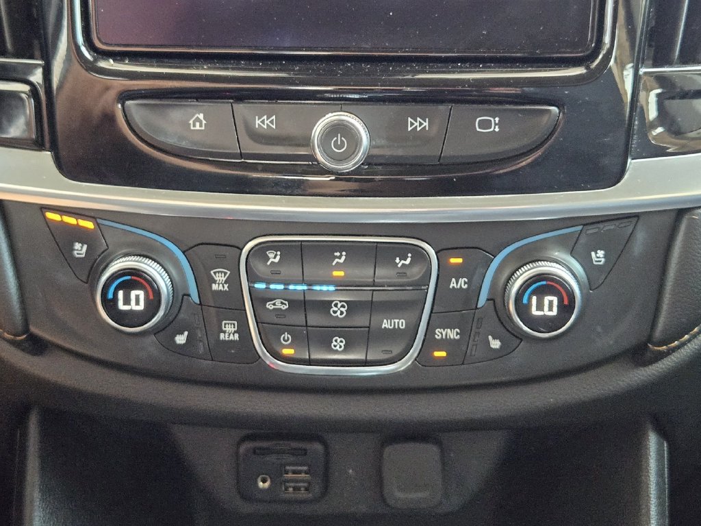 Used 2021 Chevrolet Traverse Premier w/ Redline Edition FWD image 19