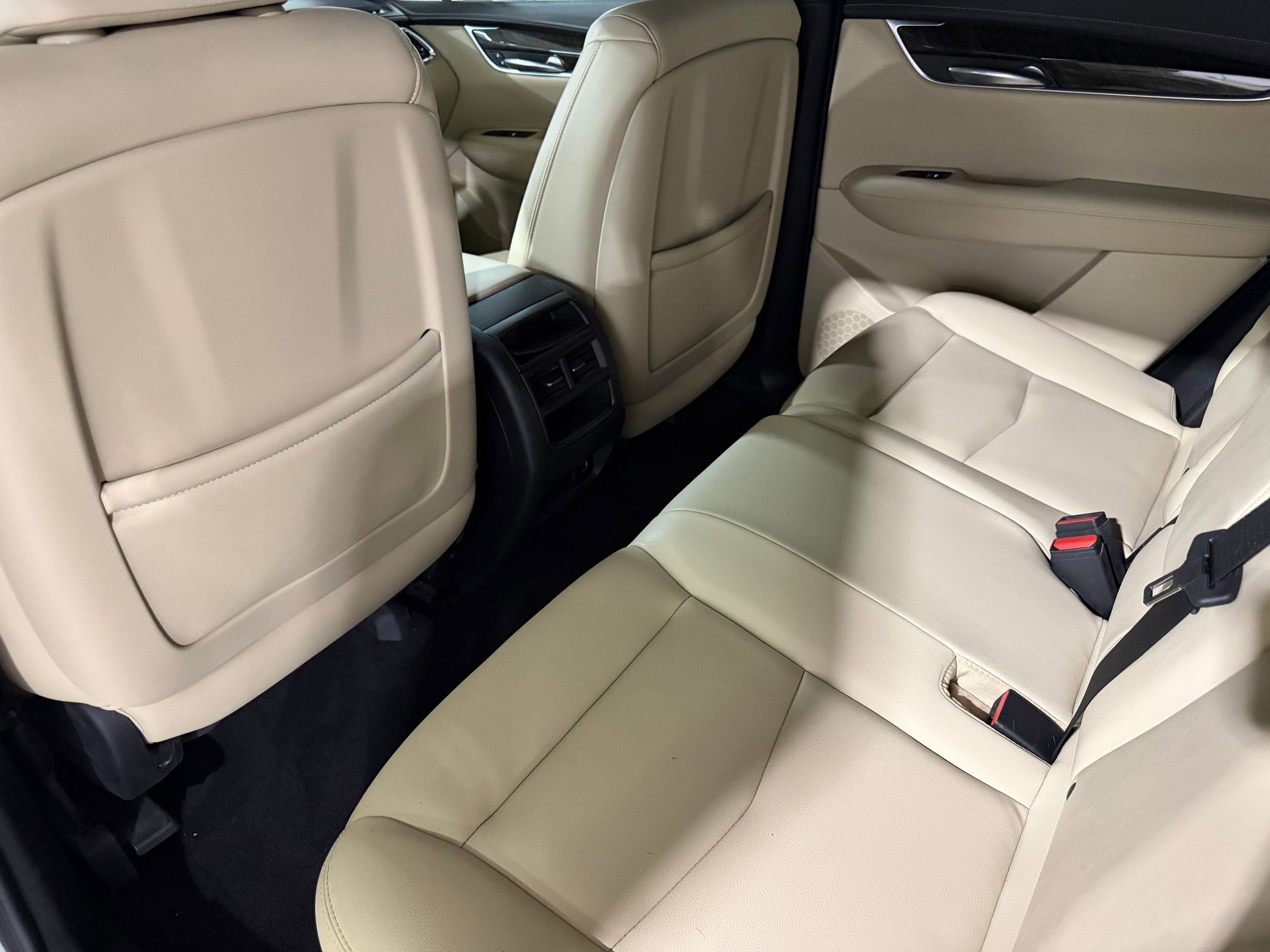 Used 2018 Cadillac XT5 FWD image 34