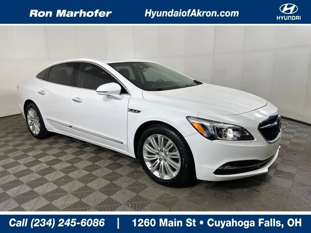 Used 2018 Buick LaCrosse Essence image 1