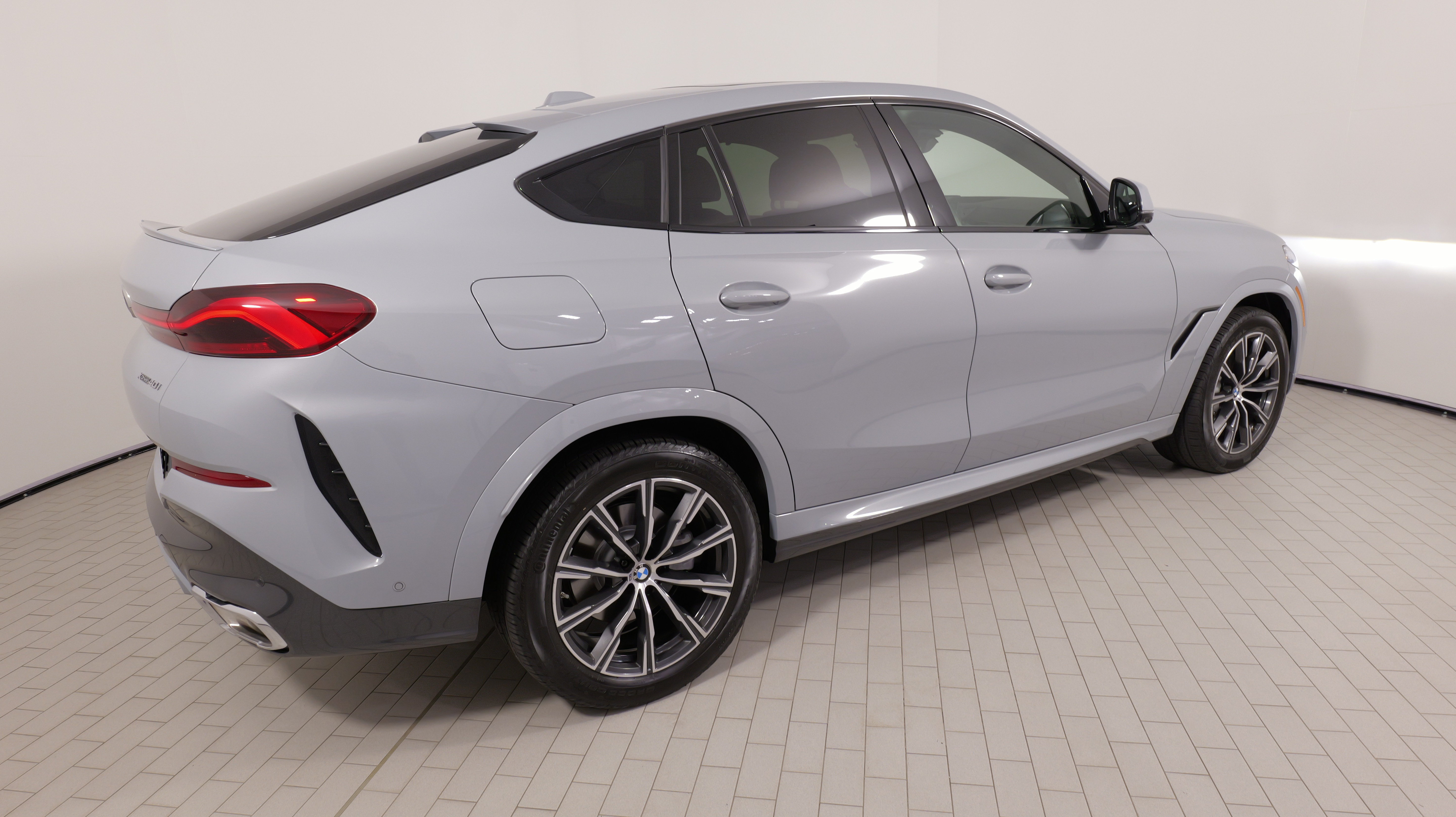 Used 2026 BMW X6 xDrive40i AWD/4WD image 11