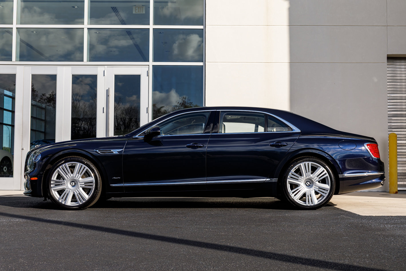 New 2026 Bentley Flying Spur Azure image 6