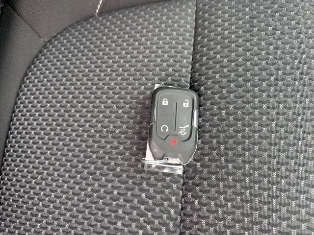 Used 2023 GMC Acadia SLE w/ Driver Convenience Package image 6