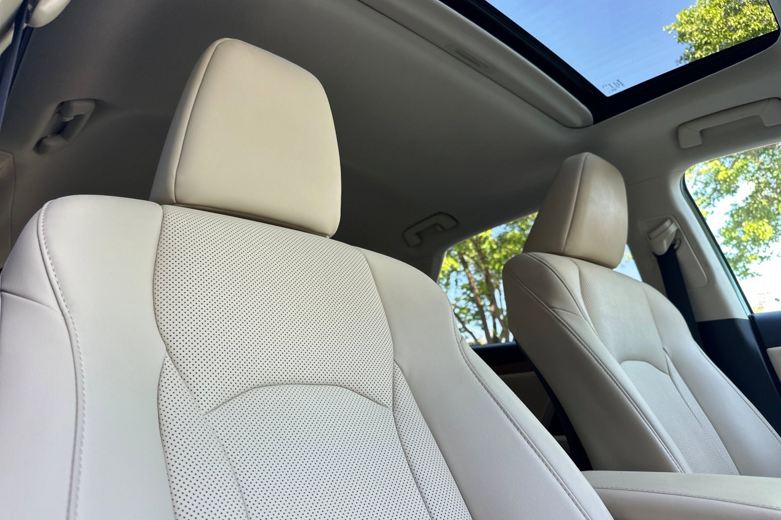 Certified 2022 Lexus RX 450h AWD w/ Premium Package image 21